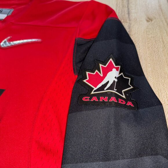 Nike Team Canada 2018 Olympic Red NHL Jersey - Picture 3 of 8